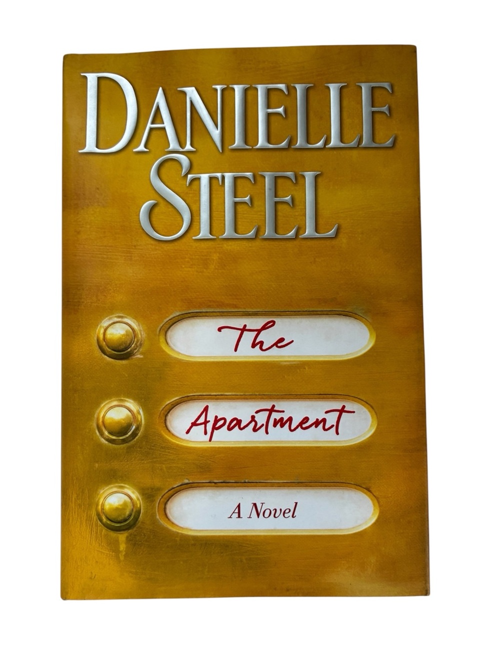 2/$20🎉 DANIELLE STEEL ‘THE APARTMENT’ HARDCOVER BOOK